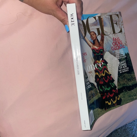 2018 Vogue w/ Beyonce on the cover. Brand new! - Picture 2 of 3